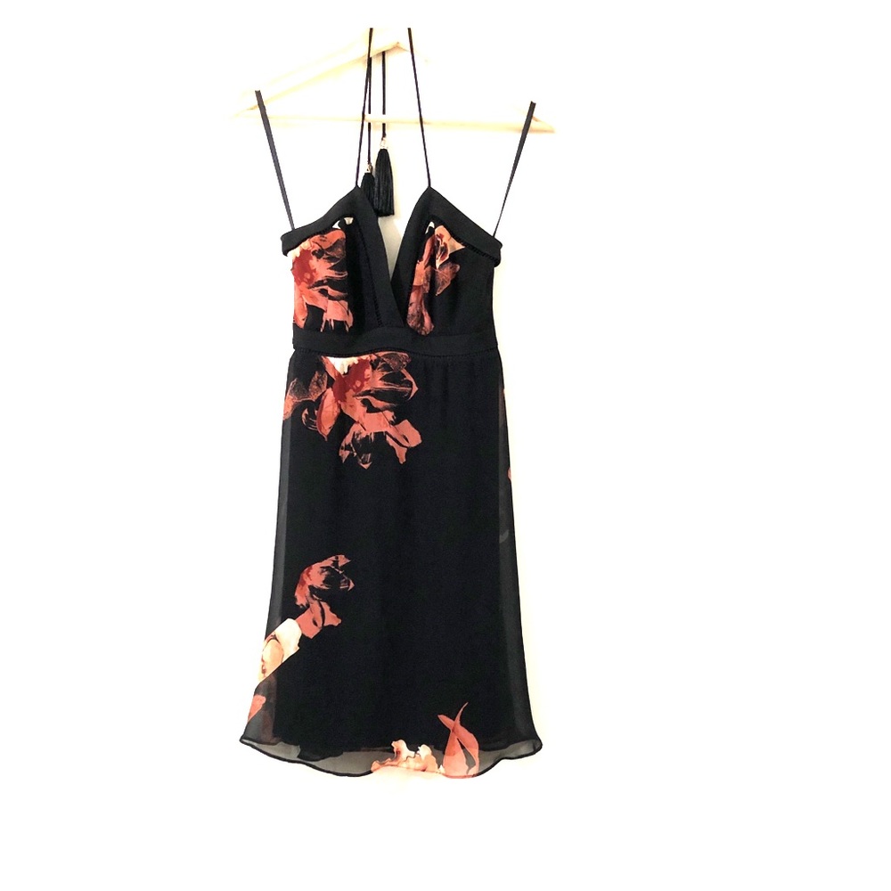 XS White House Black Market Floral Dress